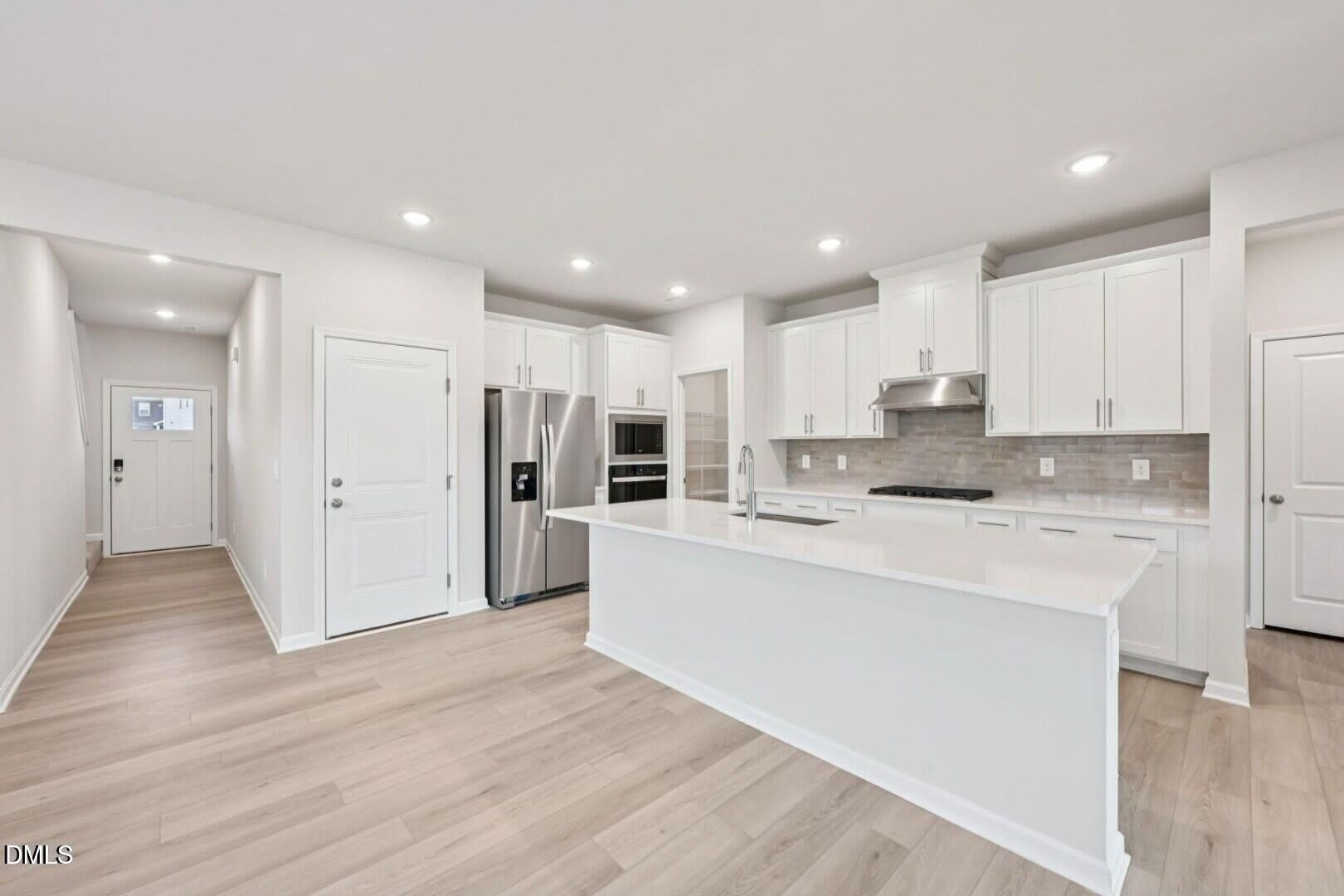 1041 Saint Lawrence Drive – photo 4