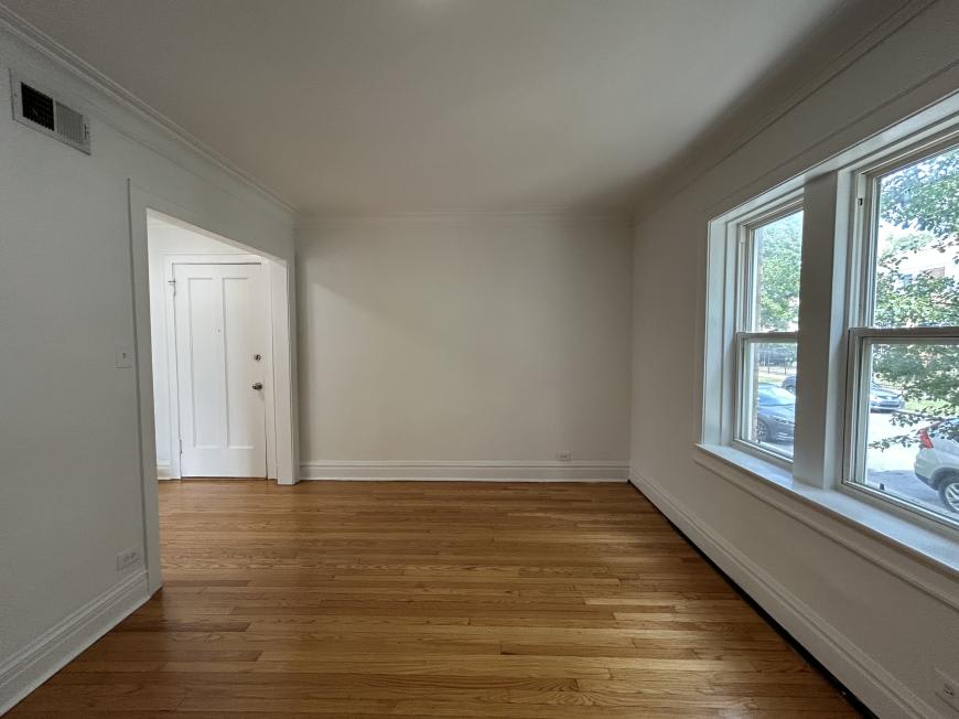 3018 North Karlov Avenue – photo 1