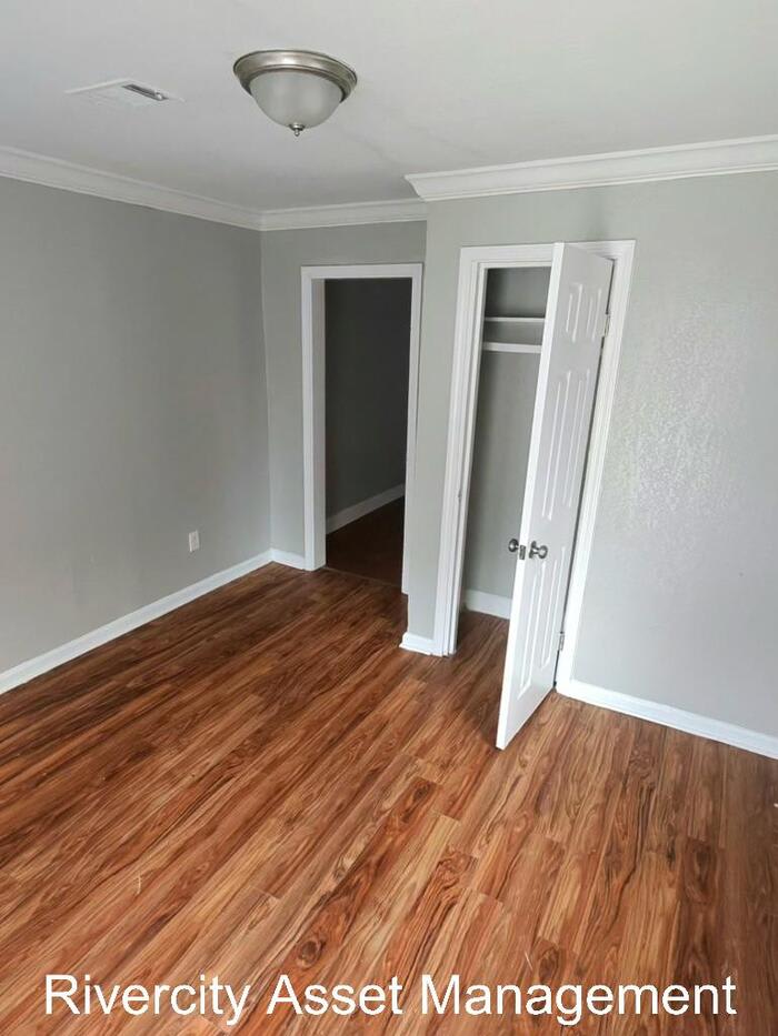 2198 Lyon Avenue – photo 2