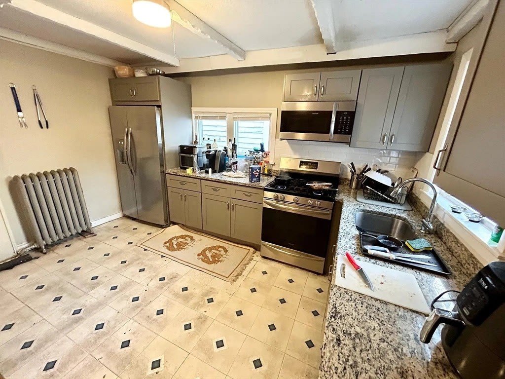 401 W 4th St – photo 2