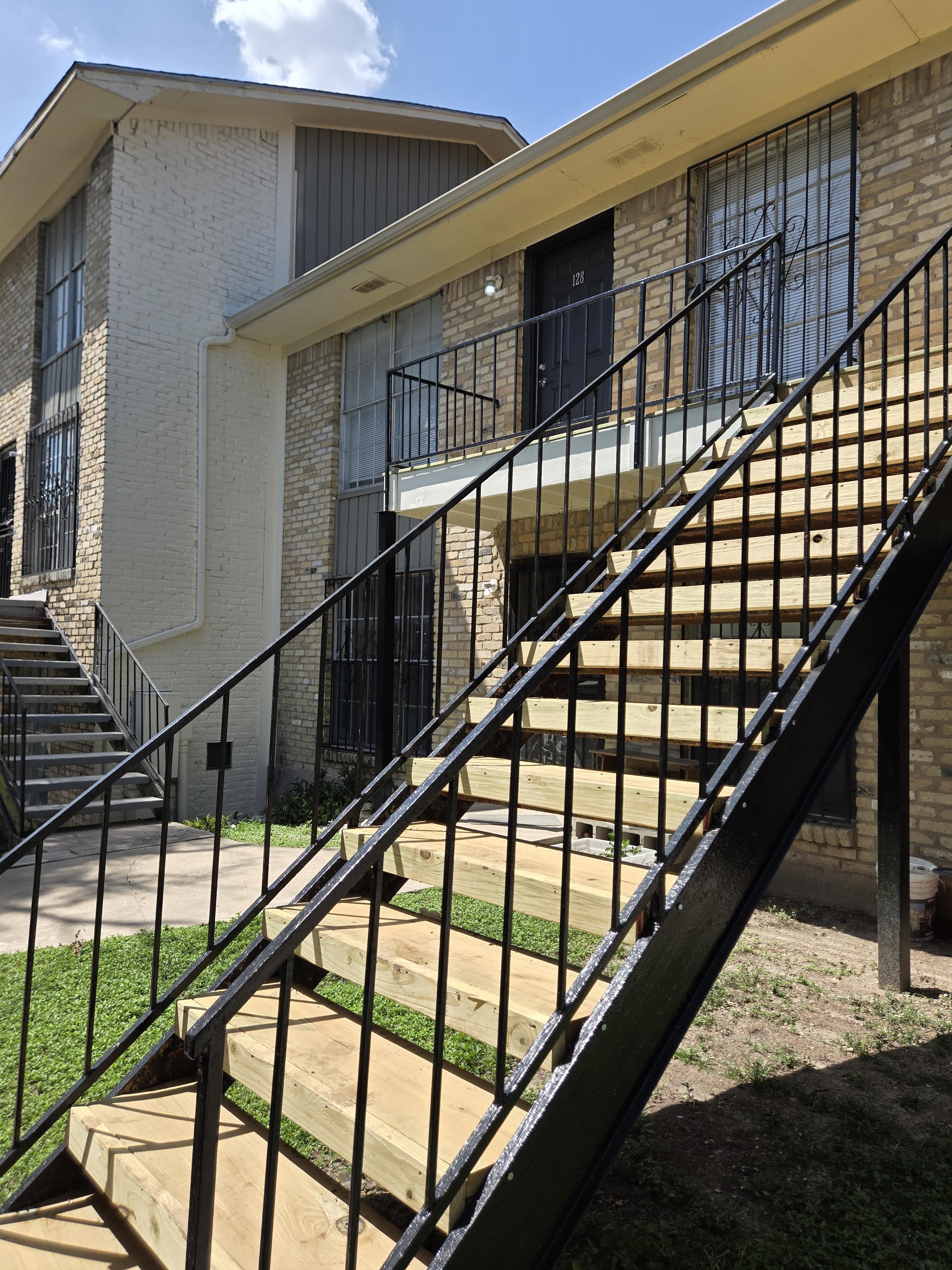6611 Southpoint St – photo 1