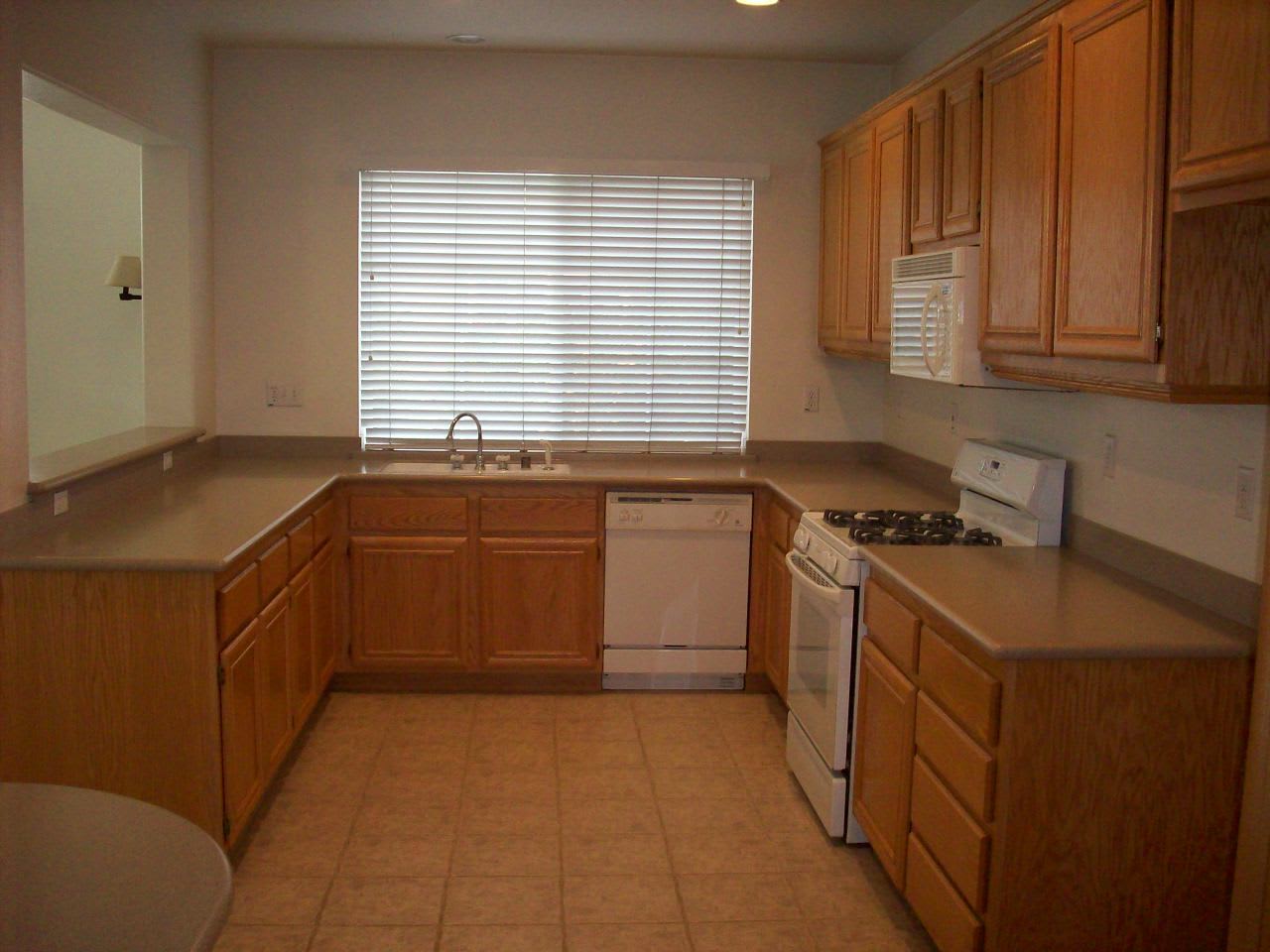 Sheridan Place: 3 Bed 2.5 Bath Attached Townhouse – photo 1