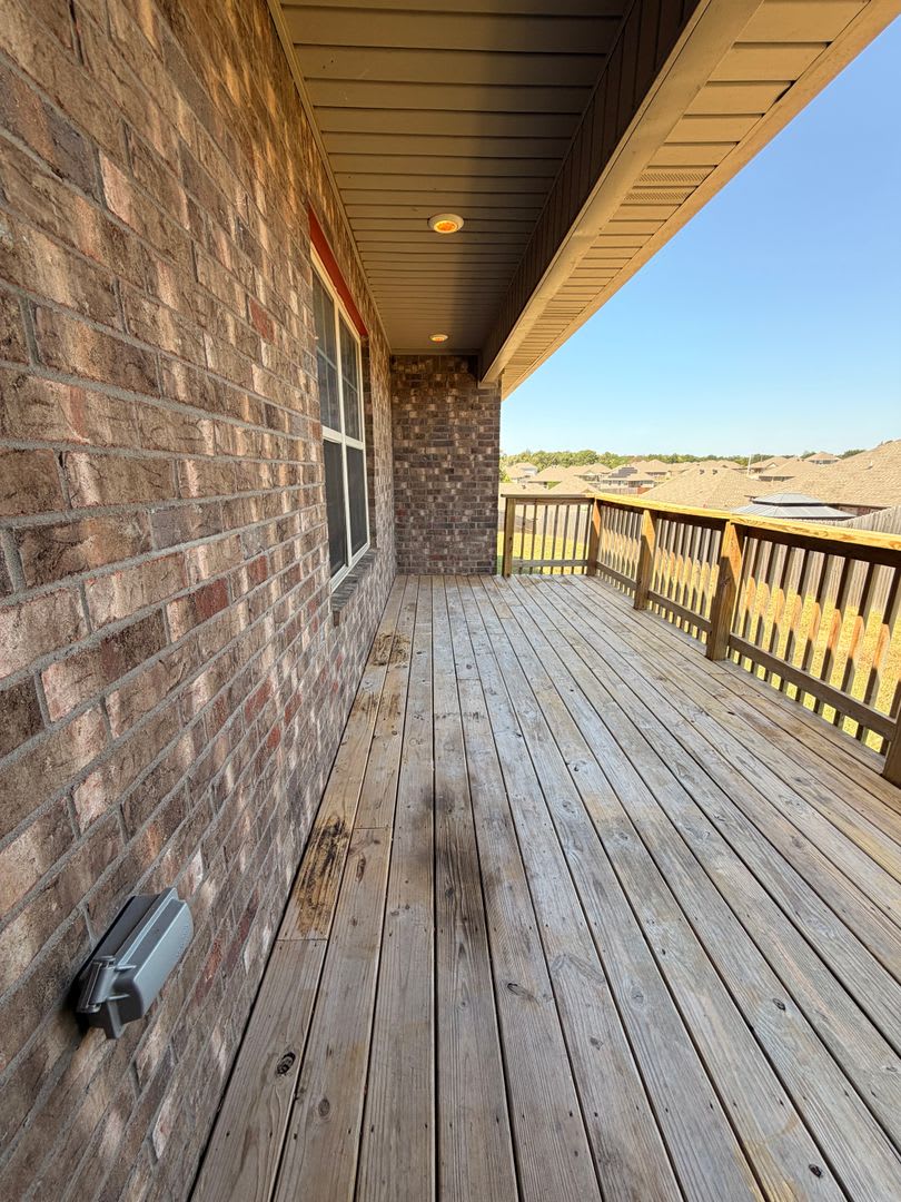 Beautiful 4-Bedroom Home in Gentry – photo 4