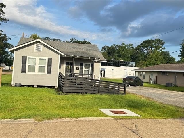 110 S LAUREL Street – photo 1