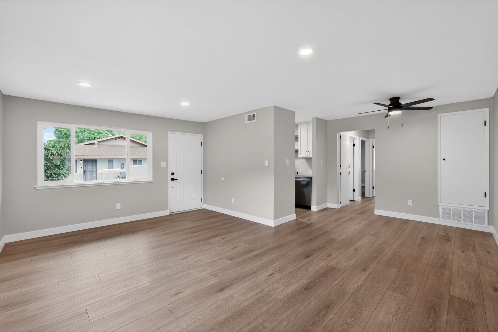 Citrus Heights Gorgeous Renovated Condo At Greenback Estates 6281 Cavan Drive 4 – photo 5
