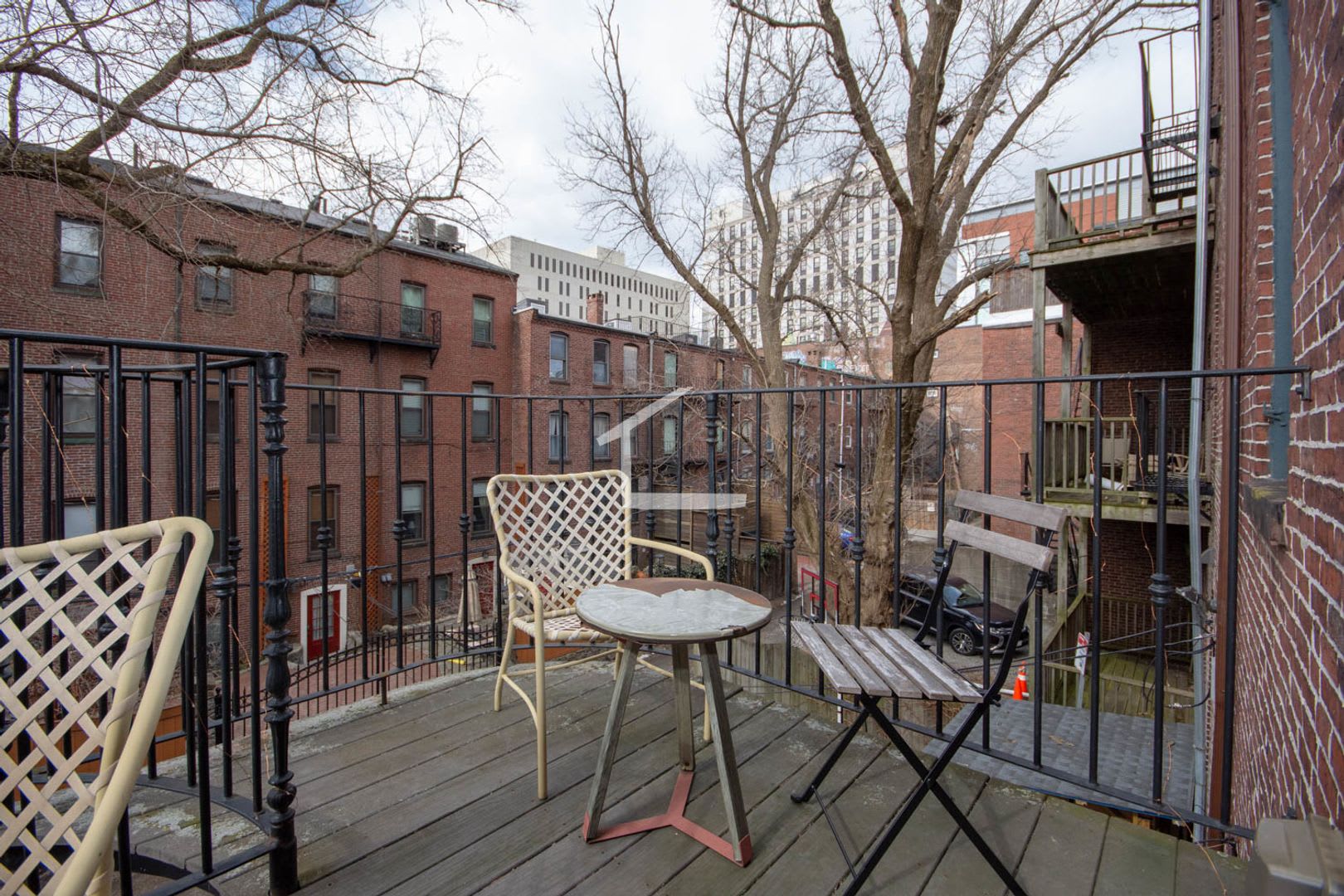 Great 4 Bedroom on Mission Hill – photo 2