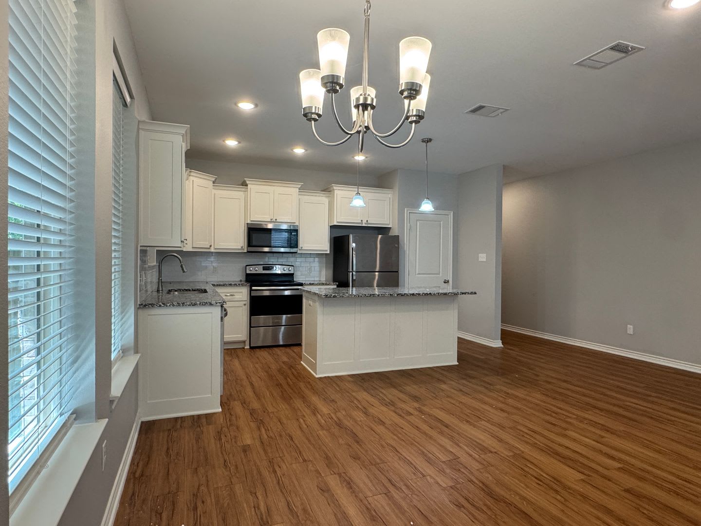 312 E. First St. – photo 3