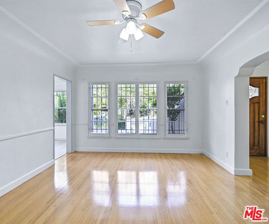 1119 S Crescent Heights Blvd – photo 4