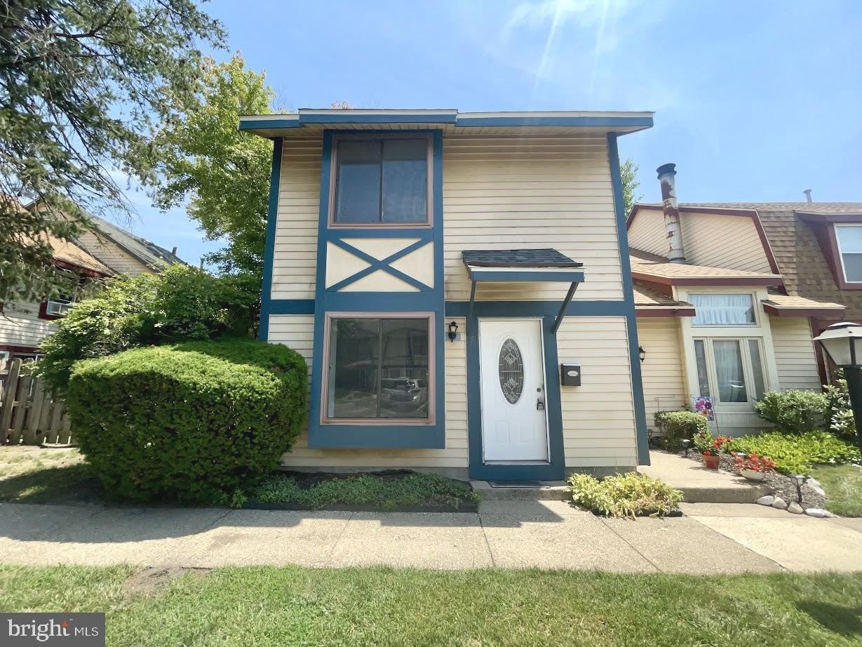 1 Dover Court – photo 1