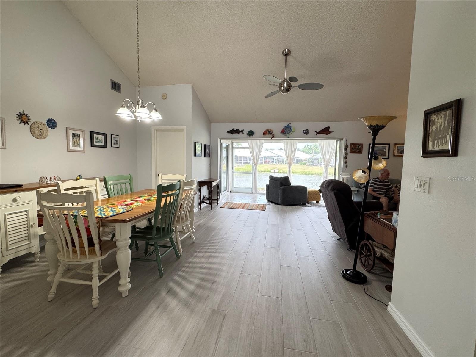 5371 CRESTLAKE Boulevard – photo 4