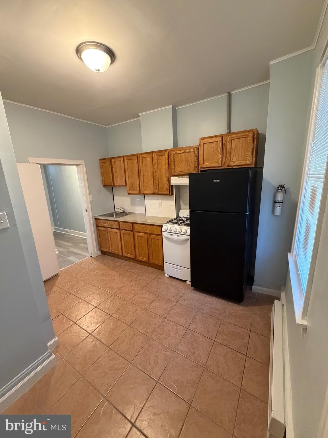 671 Long Lane – photo 3