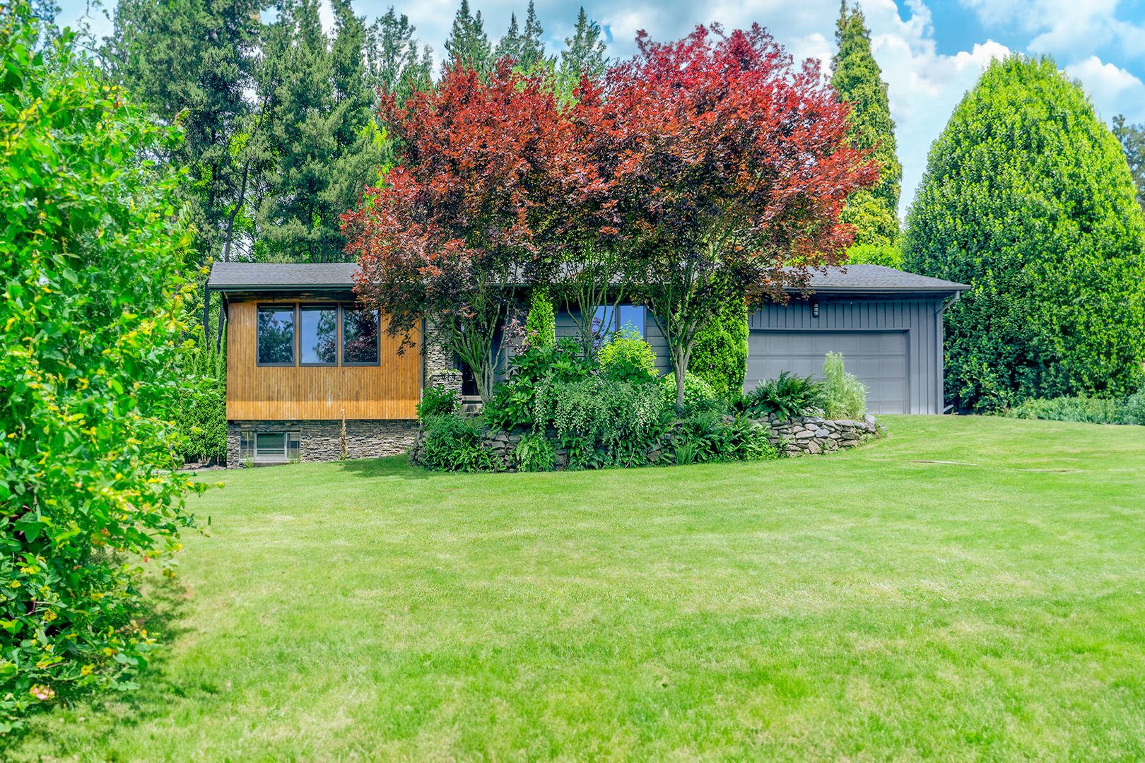 2 Level Mid Century Home For Lease Tour Today – photo 3