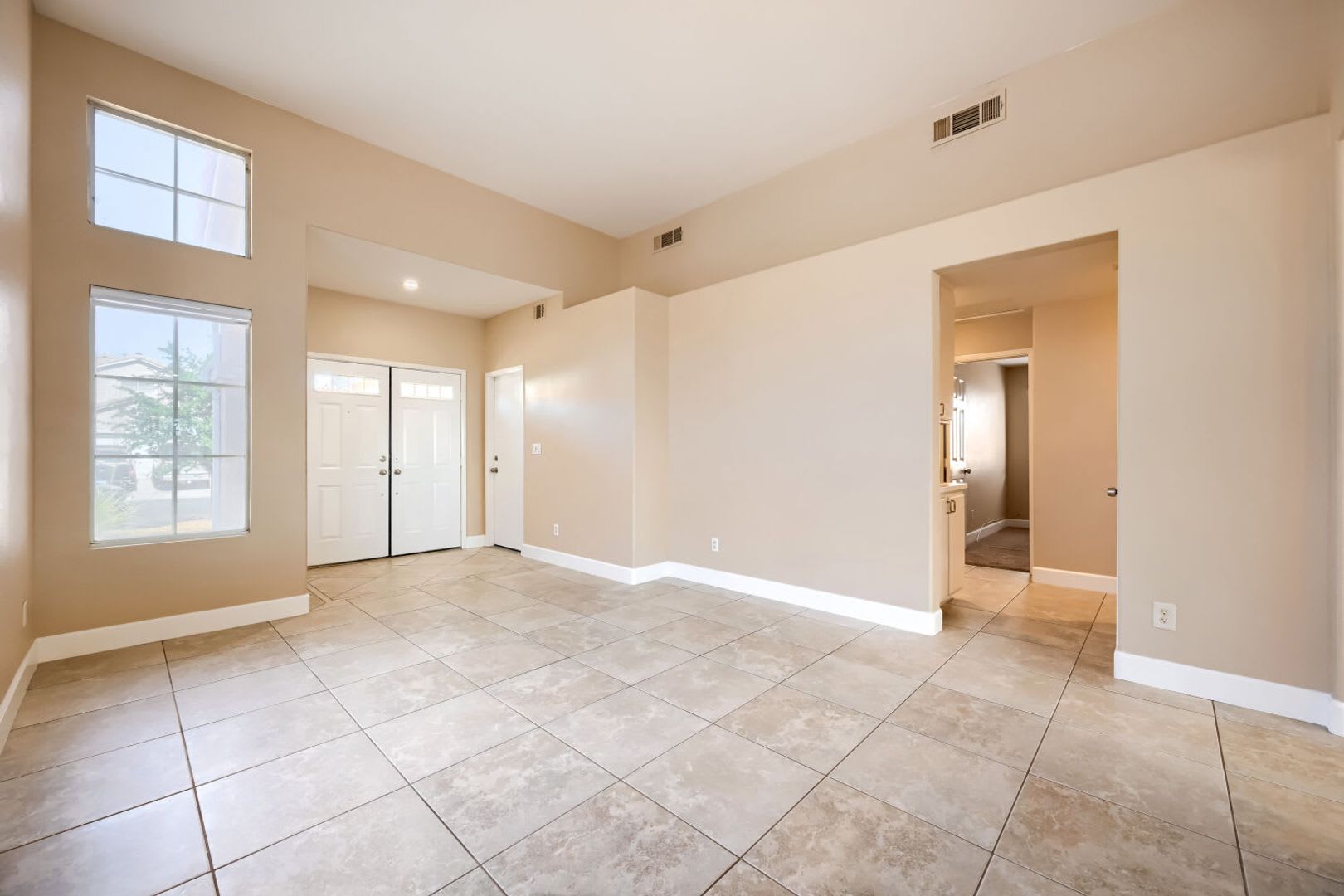 Move In Special 300 Off First Month Rent Beautifully Updated 3 Bedroom Home With Designer Kitchen Cozy Fireplace – photo 5
