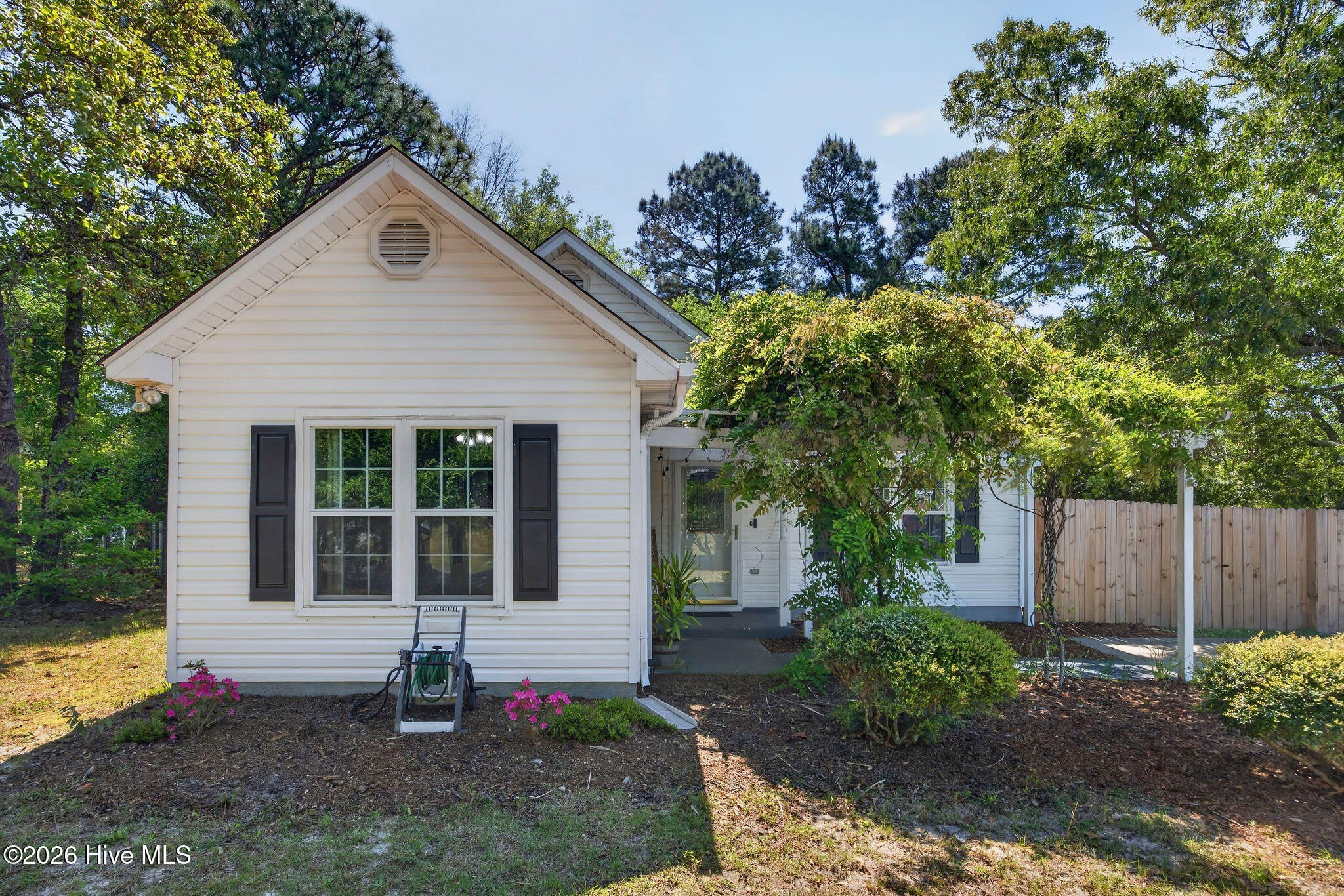 315 Tangle Oaks Court SE – photo 5