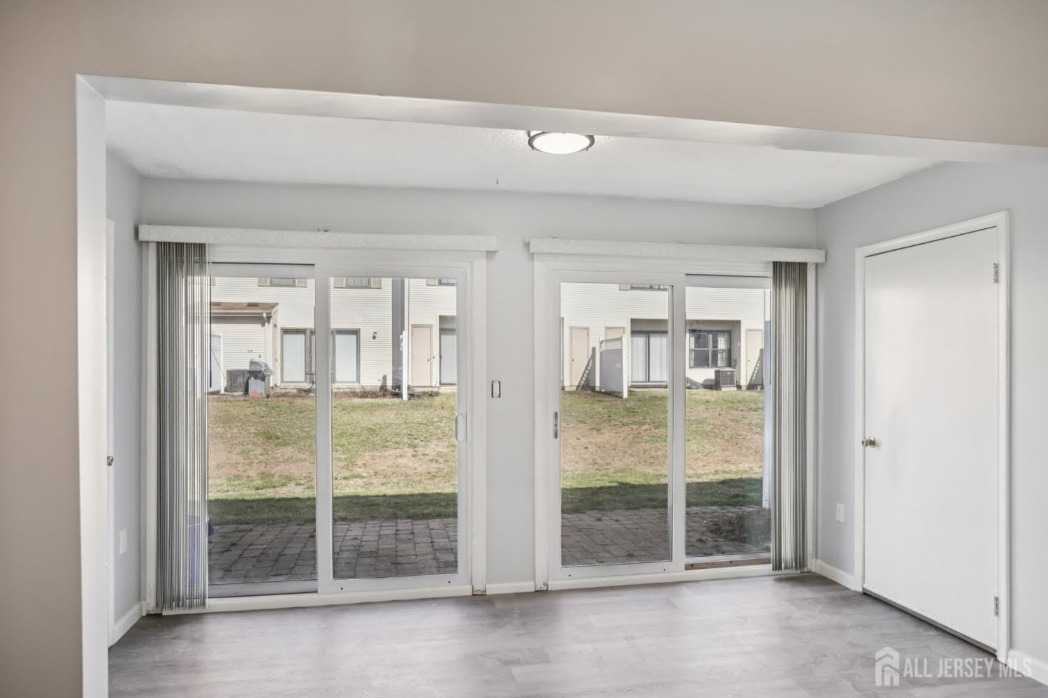 204 Hampshire Court – photo 4