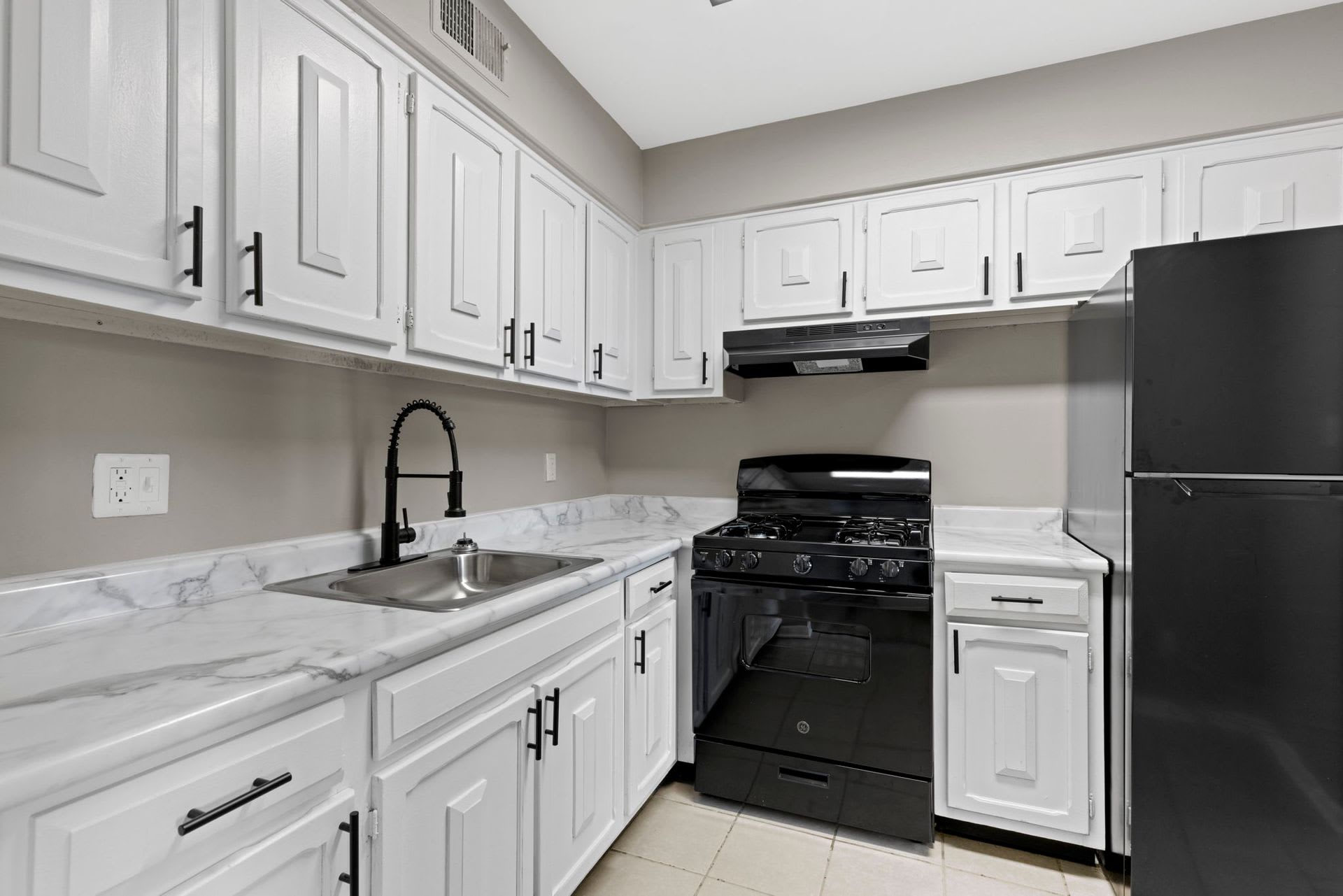 The Cedars Apartment Homes – photo 2