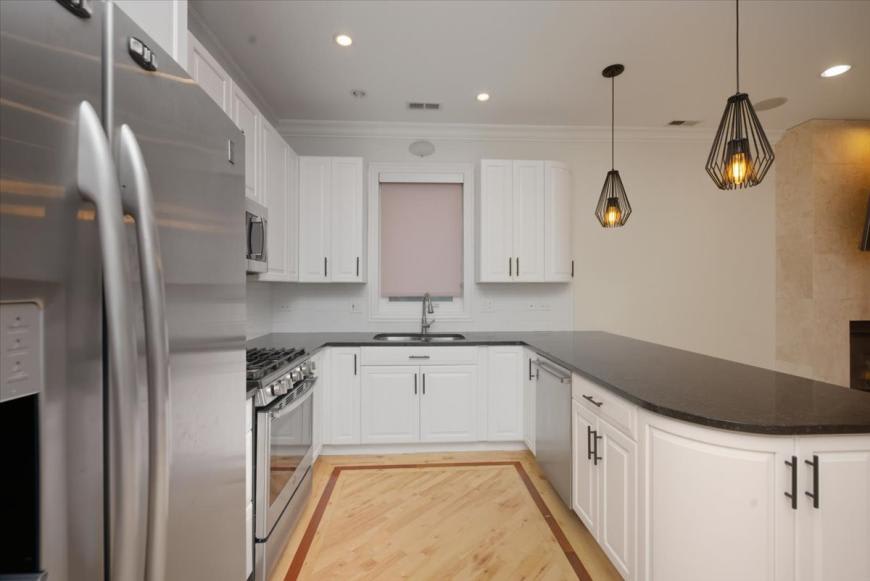 1523 West Huron St. – photo 4