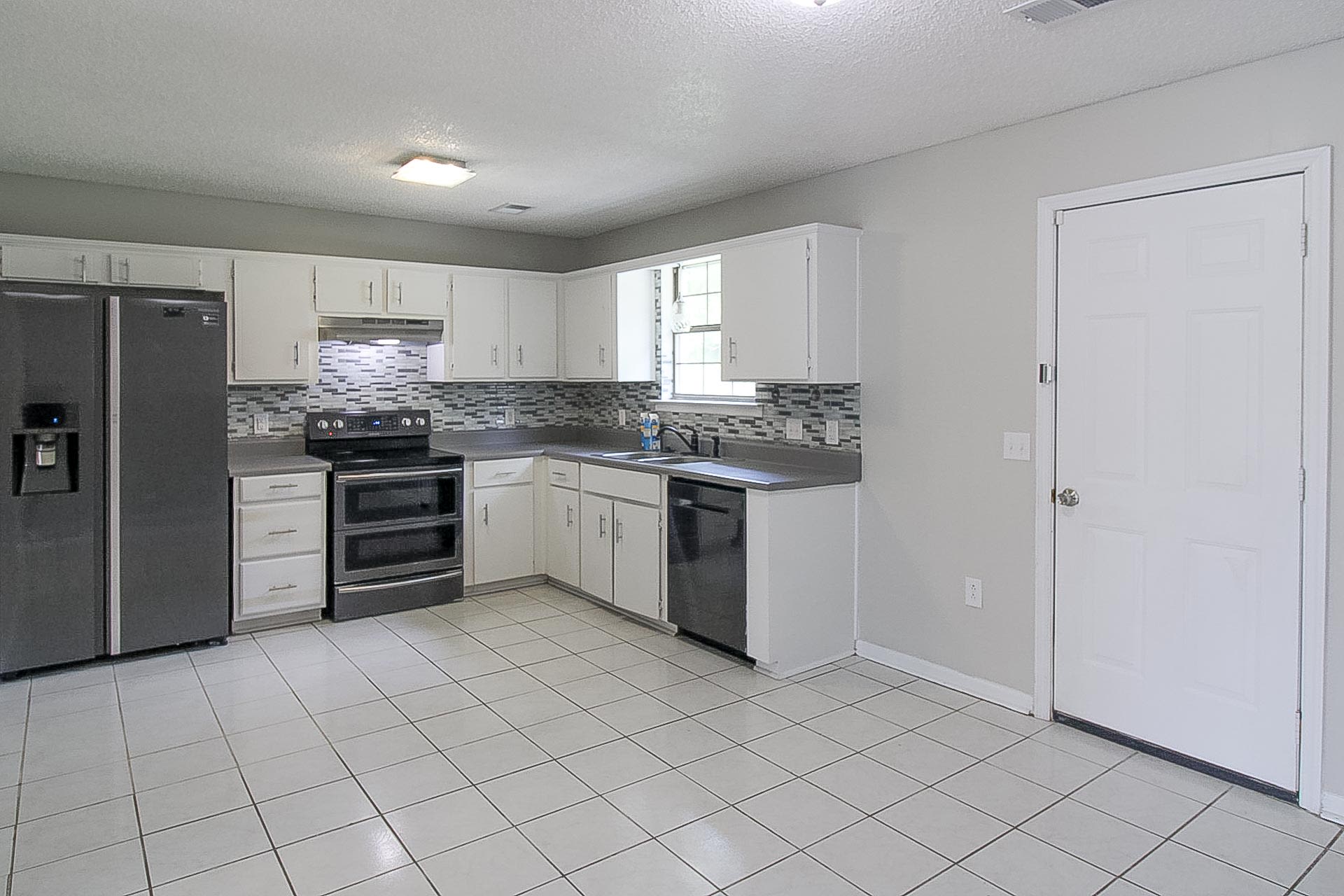 1235 Pineridge Way – photo 5