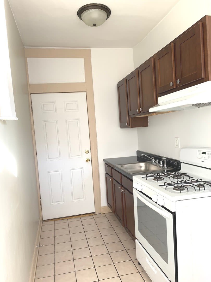 828 W Sunnyside Avenue – photo 5
