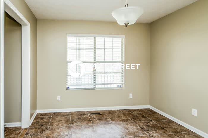 200 Princeton Way – photo 4