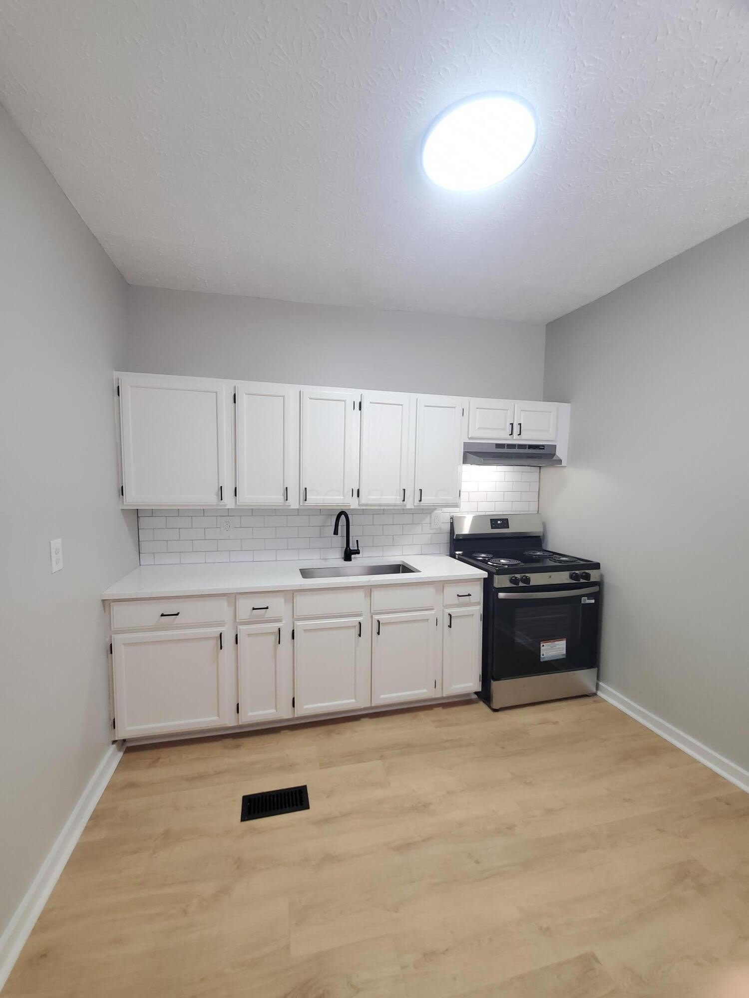 33 S Cypress Avenue – photo 5