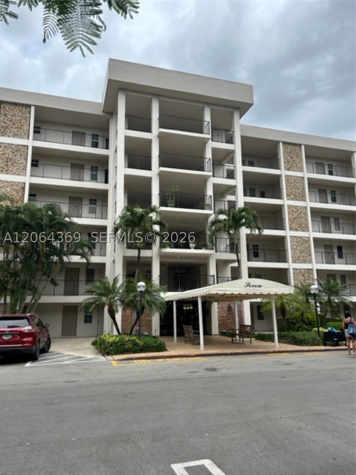 2801 N Palm Aire Dr – photo 1