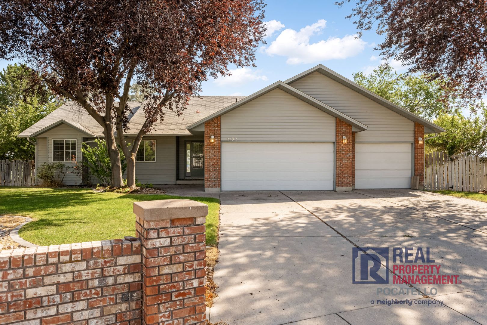 Beautiful 4 bed 2 1/2 bath – photo 2
