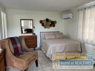 202 N Yturria St. – photo 4