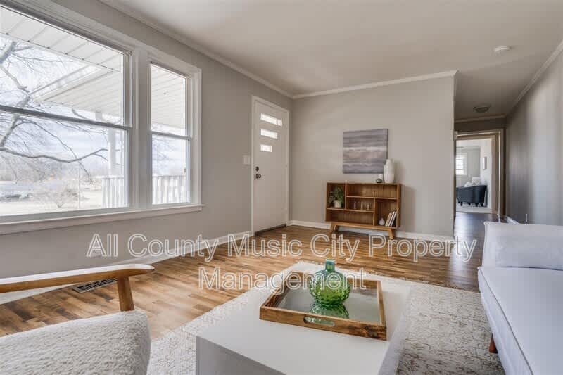 209 Rhine Dr – photo 4