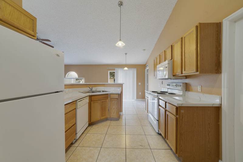 1907 Manatee Dr – photo 3