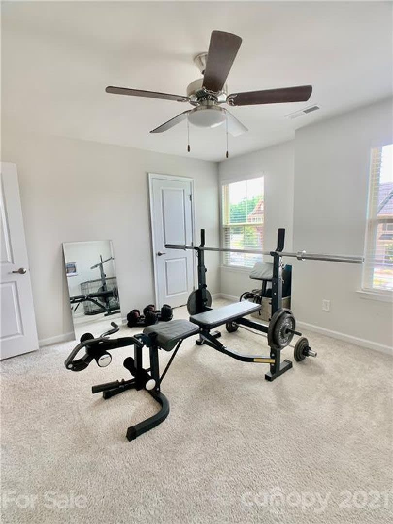 Room in 3 Bedroom Home at Audubon Park Dr – photo 2
