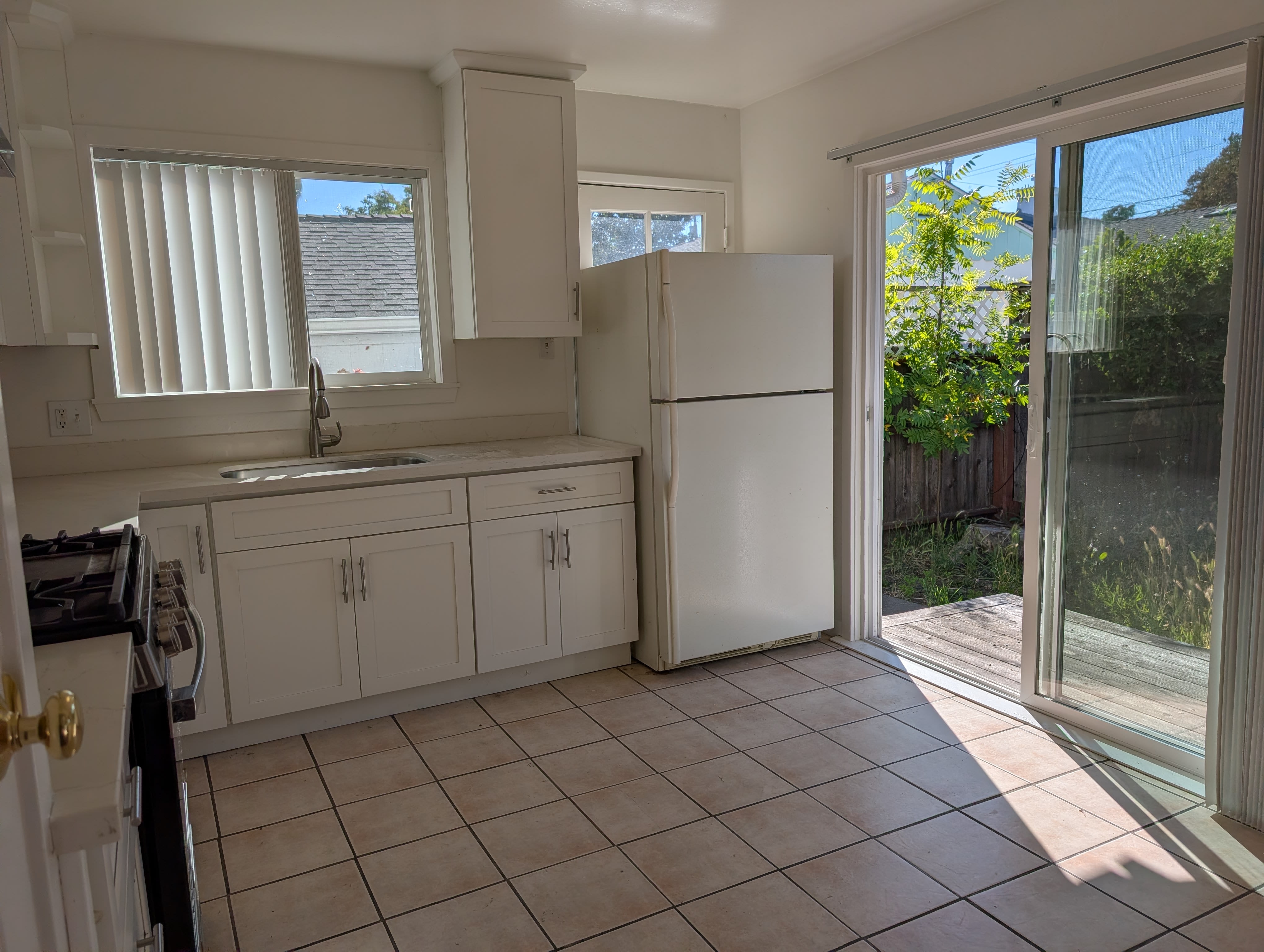411 S E St – photo 4