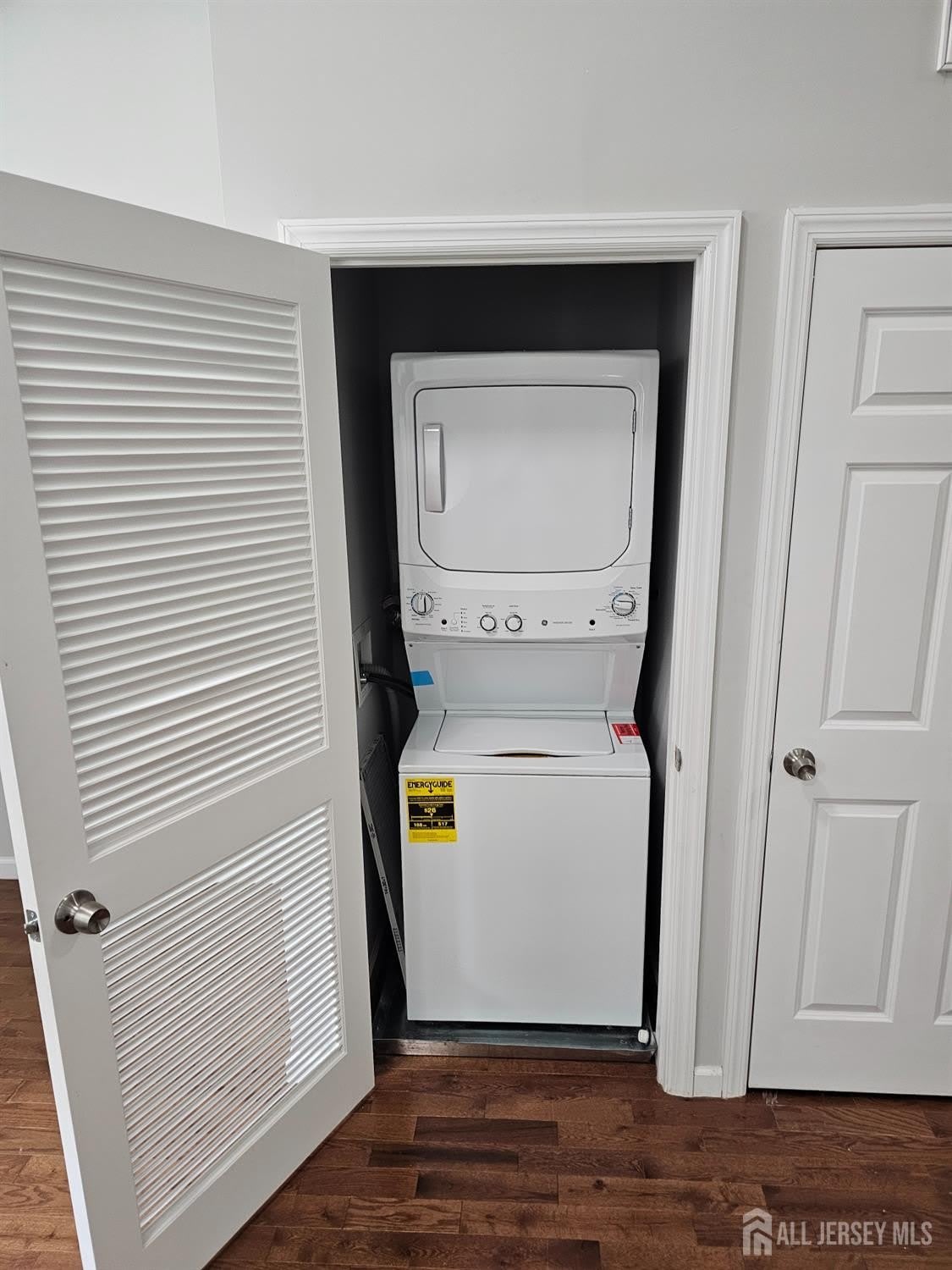 33 2nd Street – photo 4