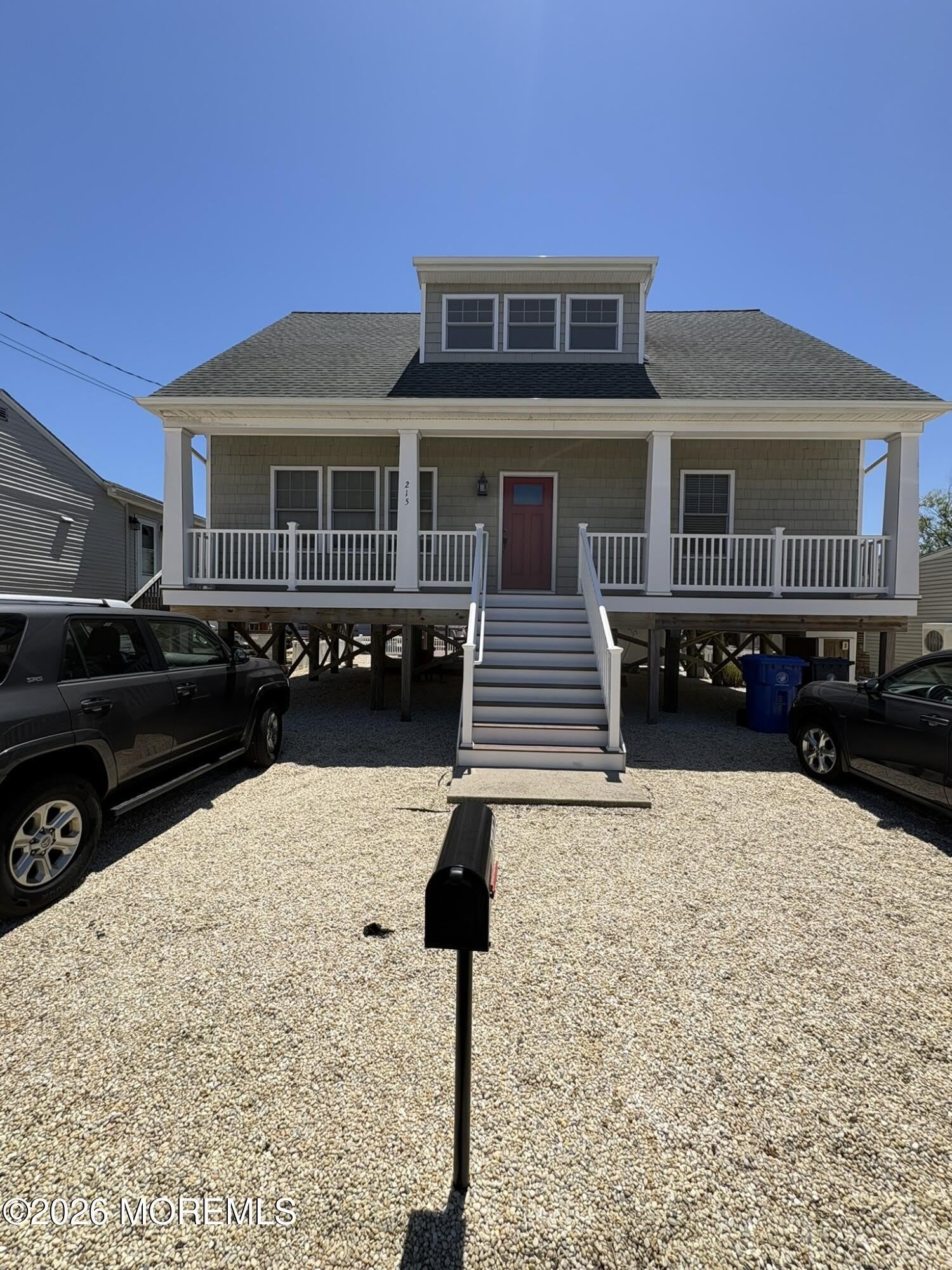 215 Heron Road – photo 2