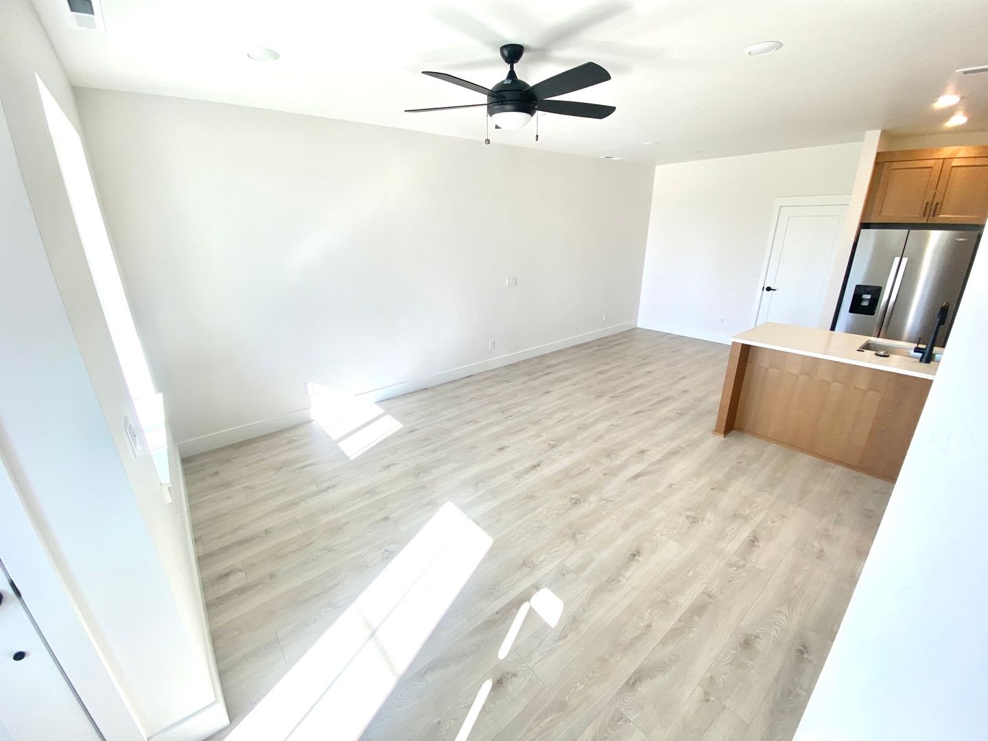 750 Off 1St Month 2023 Palisch Townhome In Petrosa Close To The Clubhouse And Park 3807 Ne Eagle – photo 2