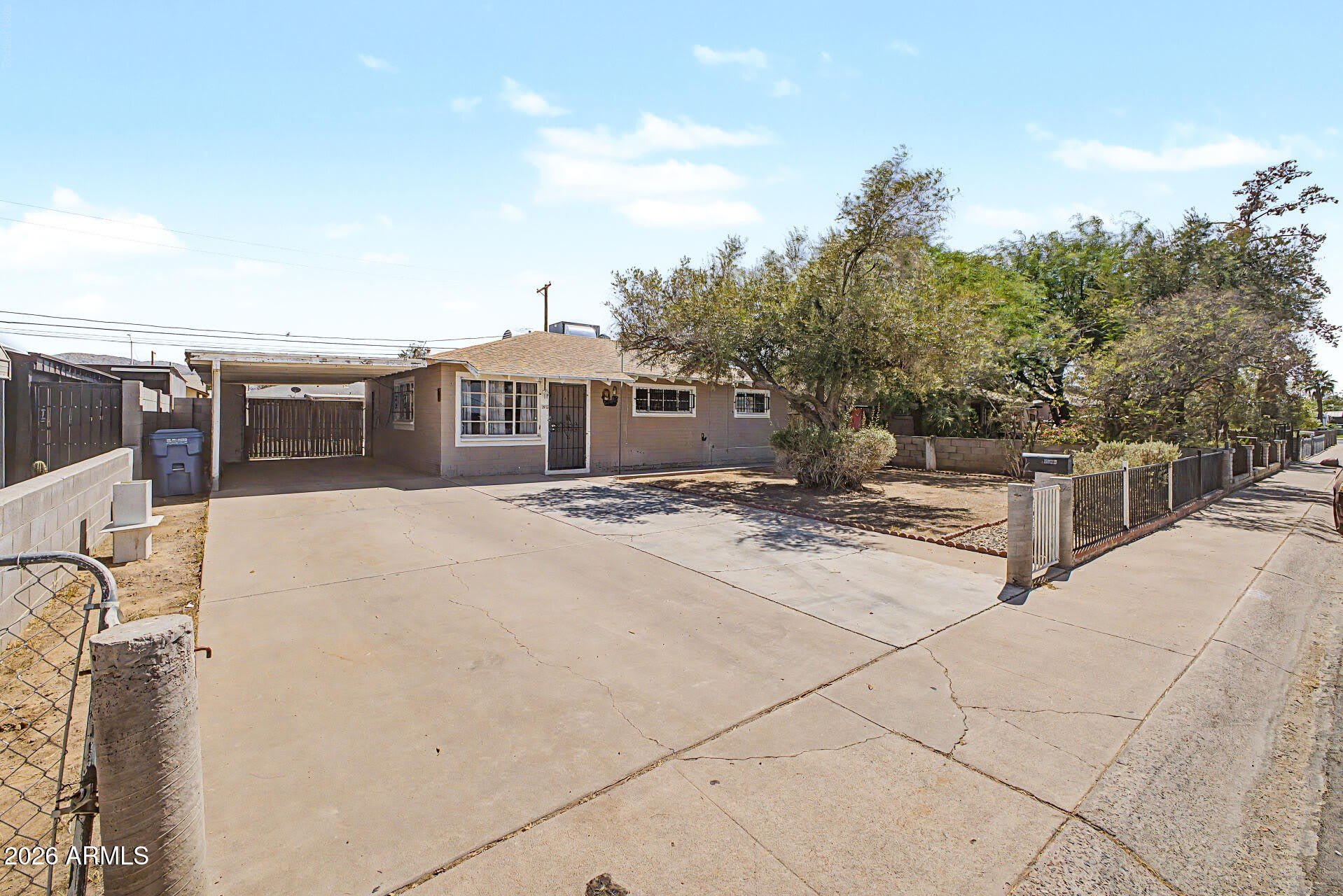 1823 E SUNLAND Avenue – photo 2