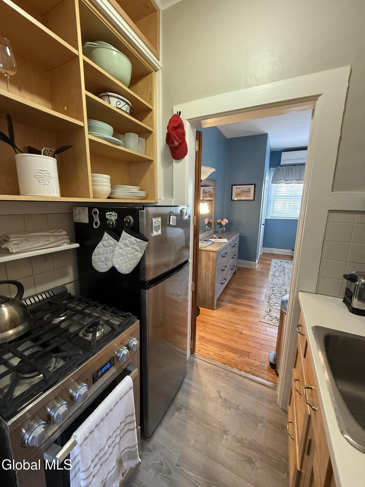 143 Caroline Street – photo 5
