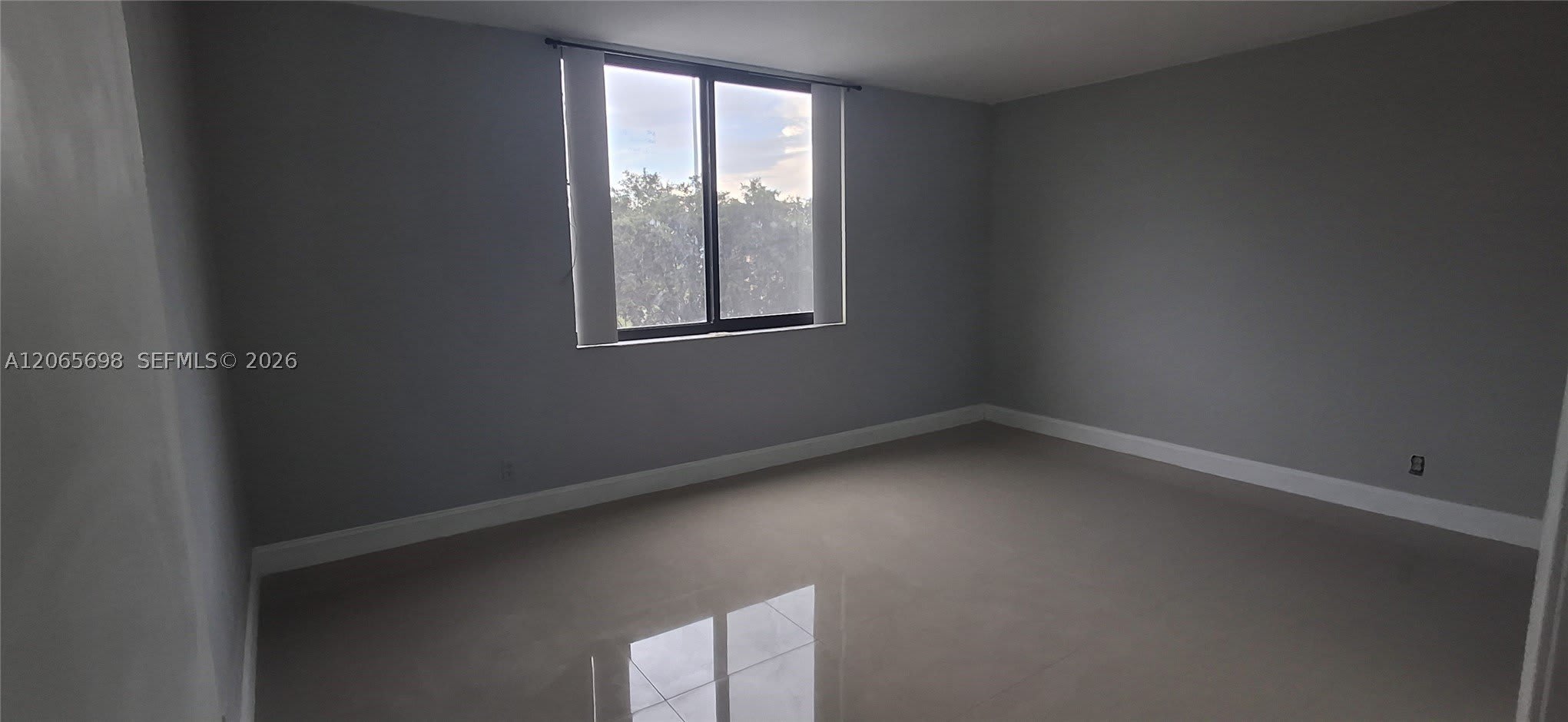 901 Hillcrest Dr – photo 4