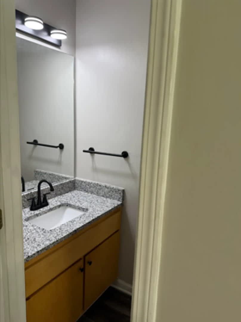 4782 Victoria Drive Flowery Branch- 2 bed 1.5 bath – photo 4