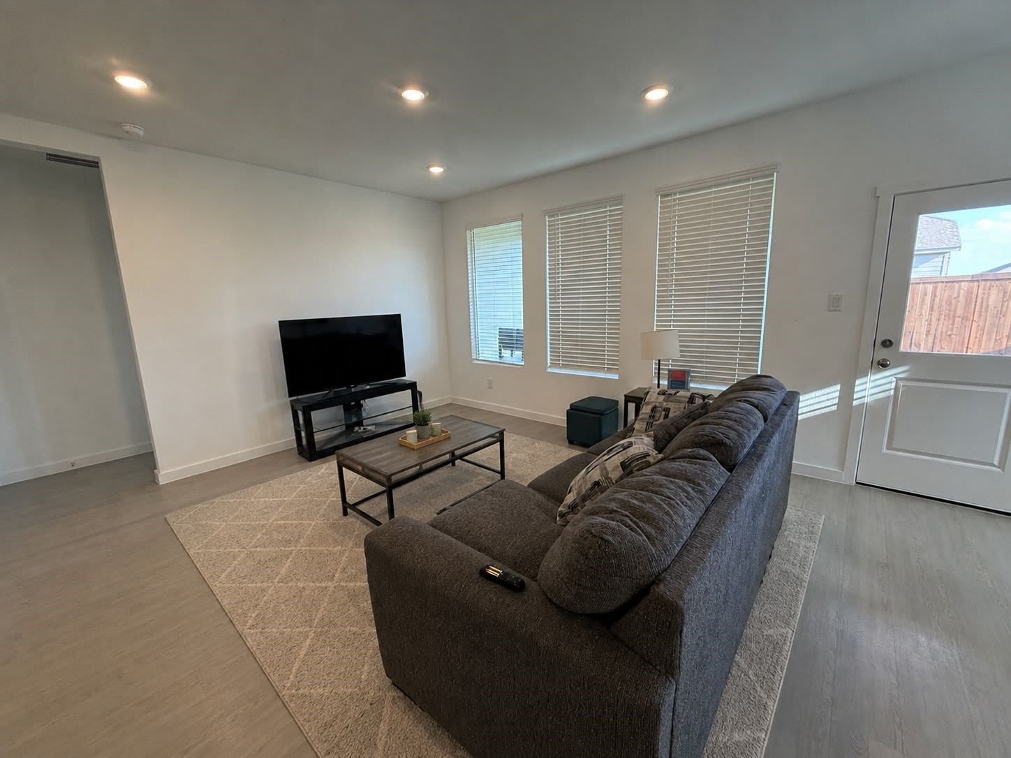 14184 hammersmith Street – photo 4