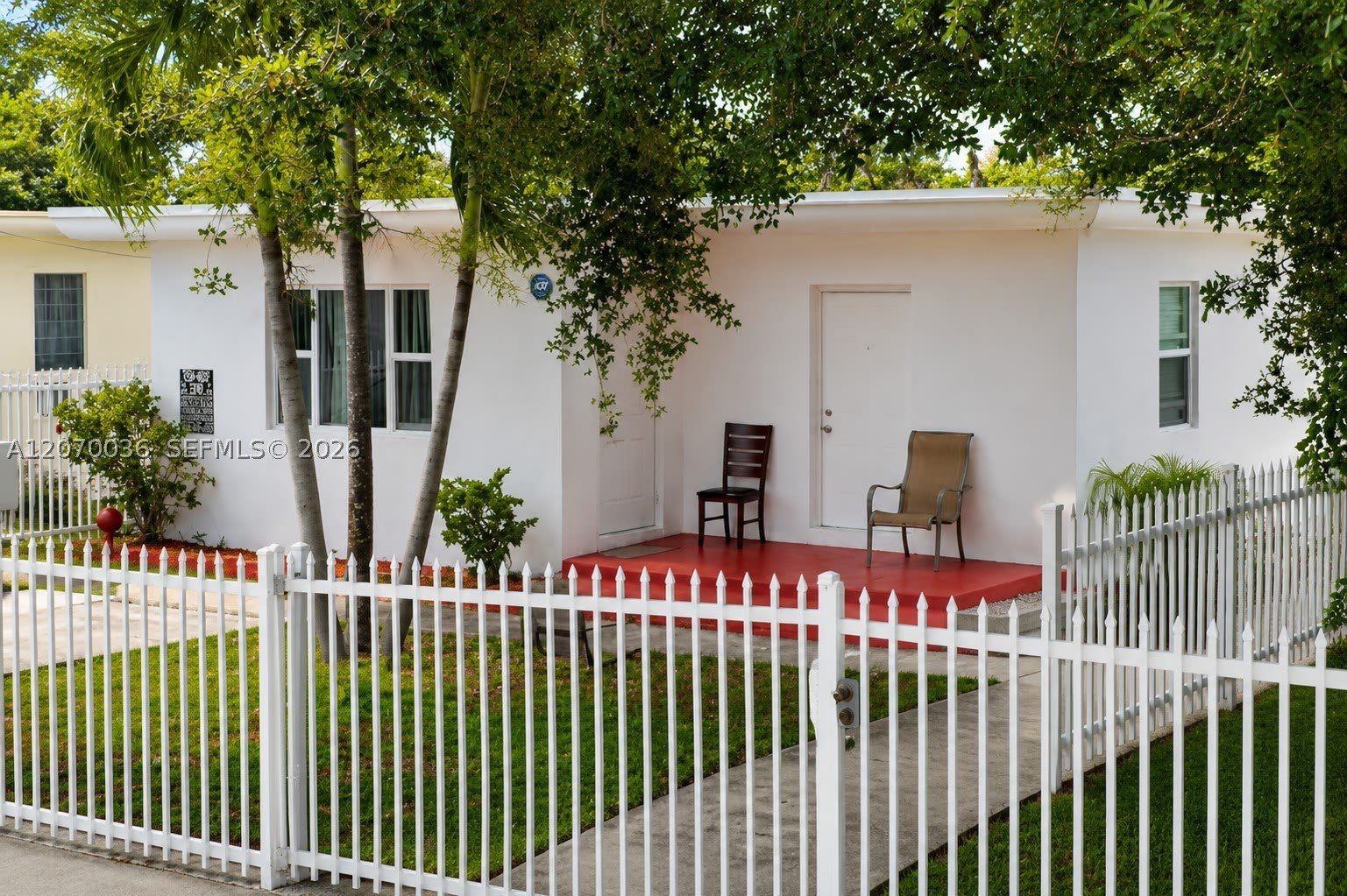 1130 NE 111th St – photo 1