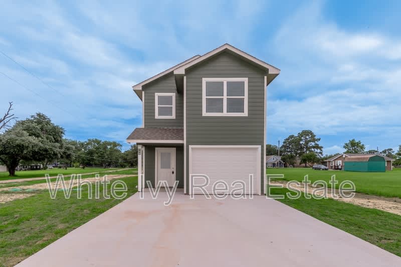 250 N Shady Oaks – photo 2