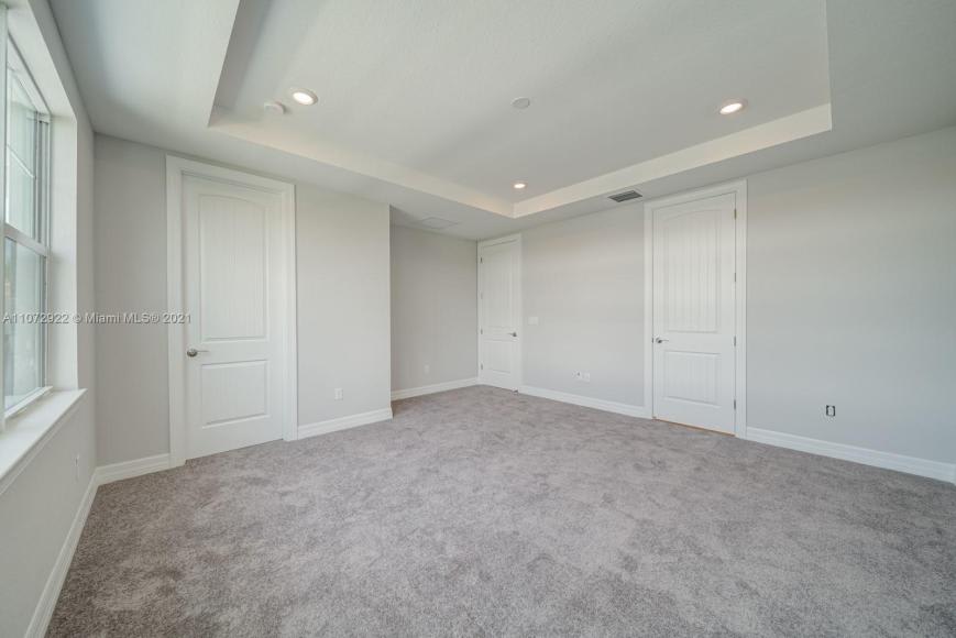 1280 Eucalyptus Dr – photo 2