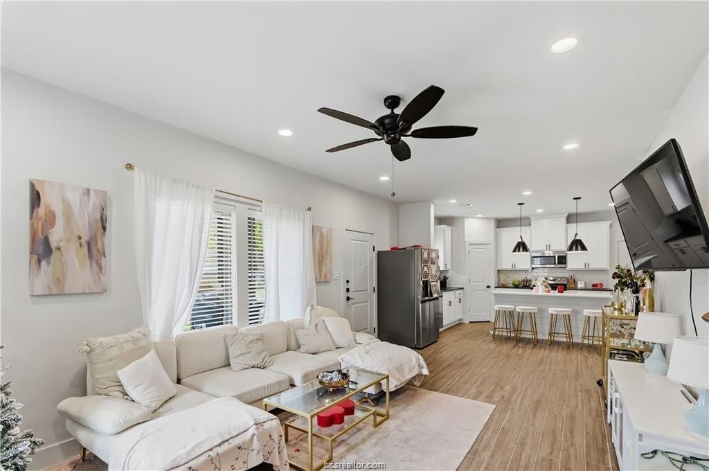 606 Banks Street – photo 2