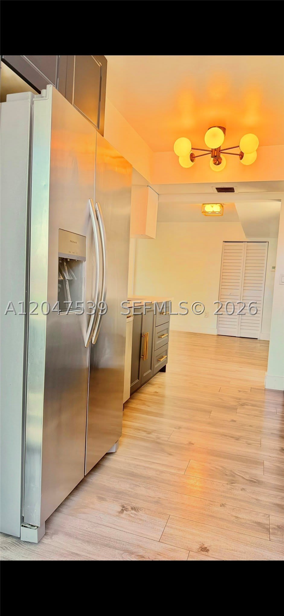 8201 Byron Ave – photo 2