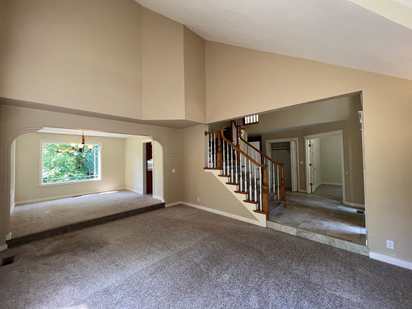 Tri-Level Spring Blvd Home – photo 5
