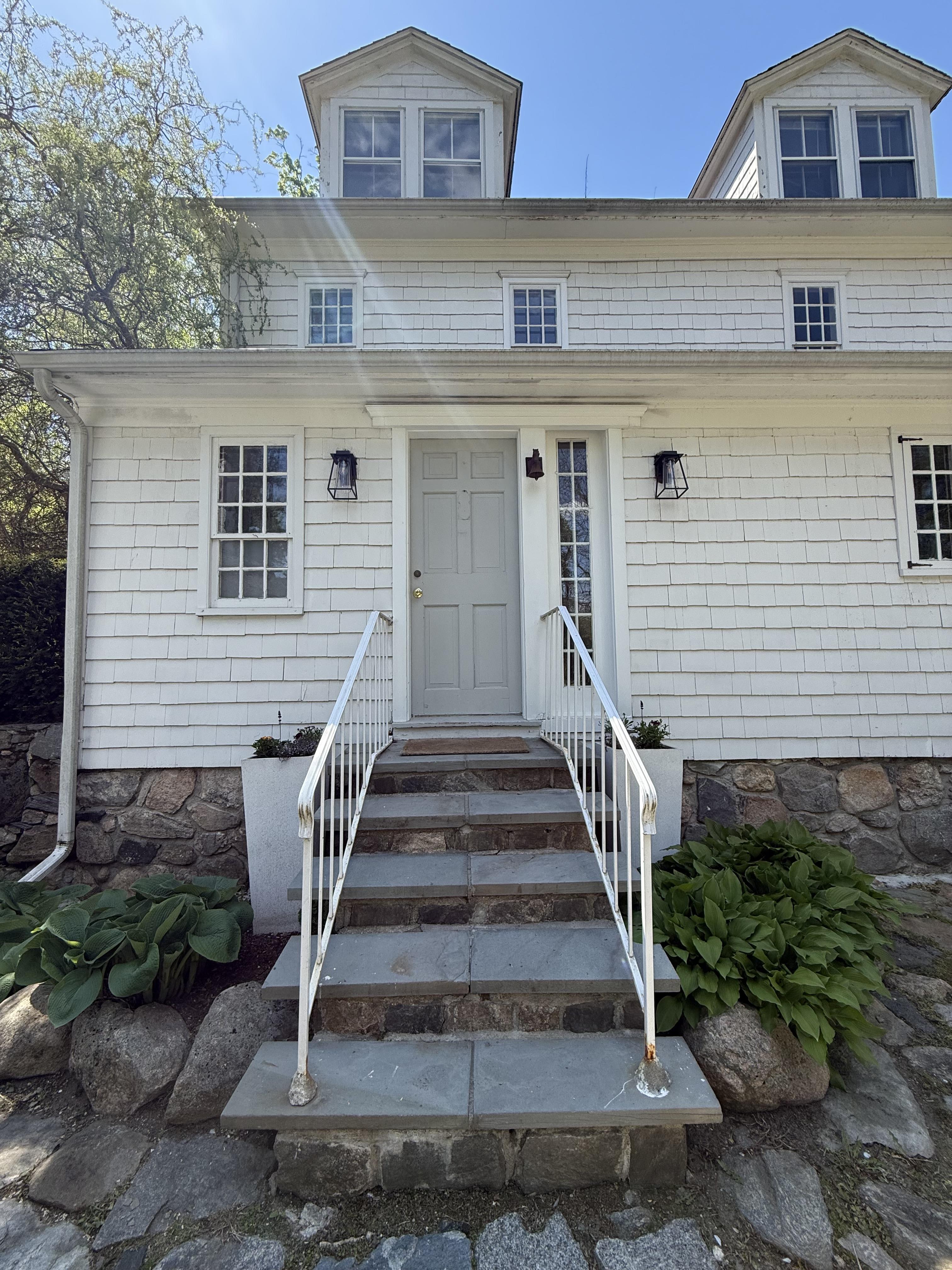 1709 Newfield Avenue – photo 4