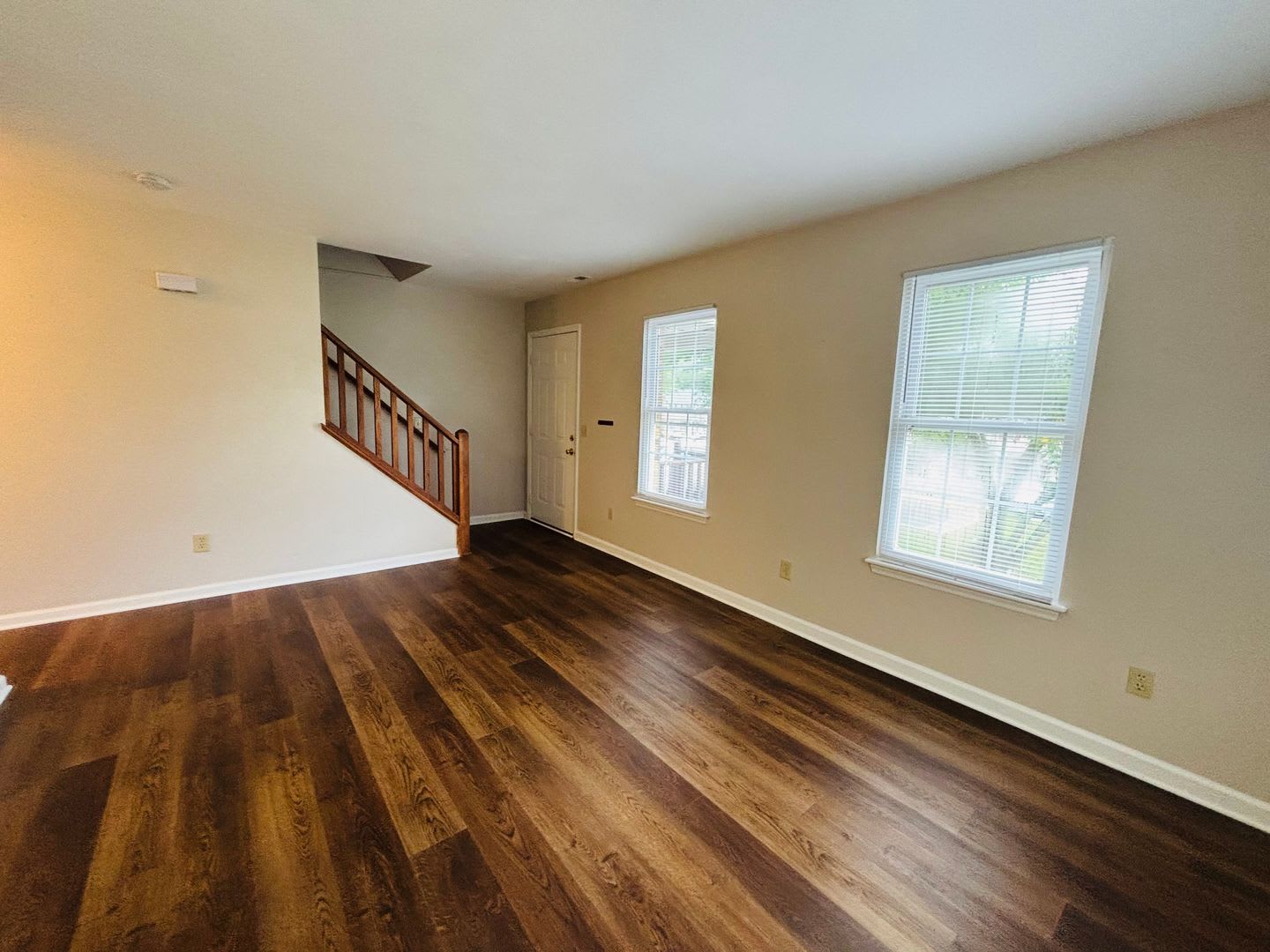 4 Bedroom, 3 Bath Townhouse – photo 3