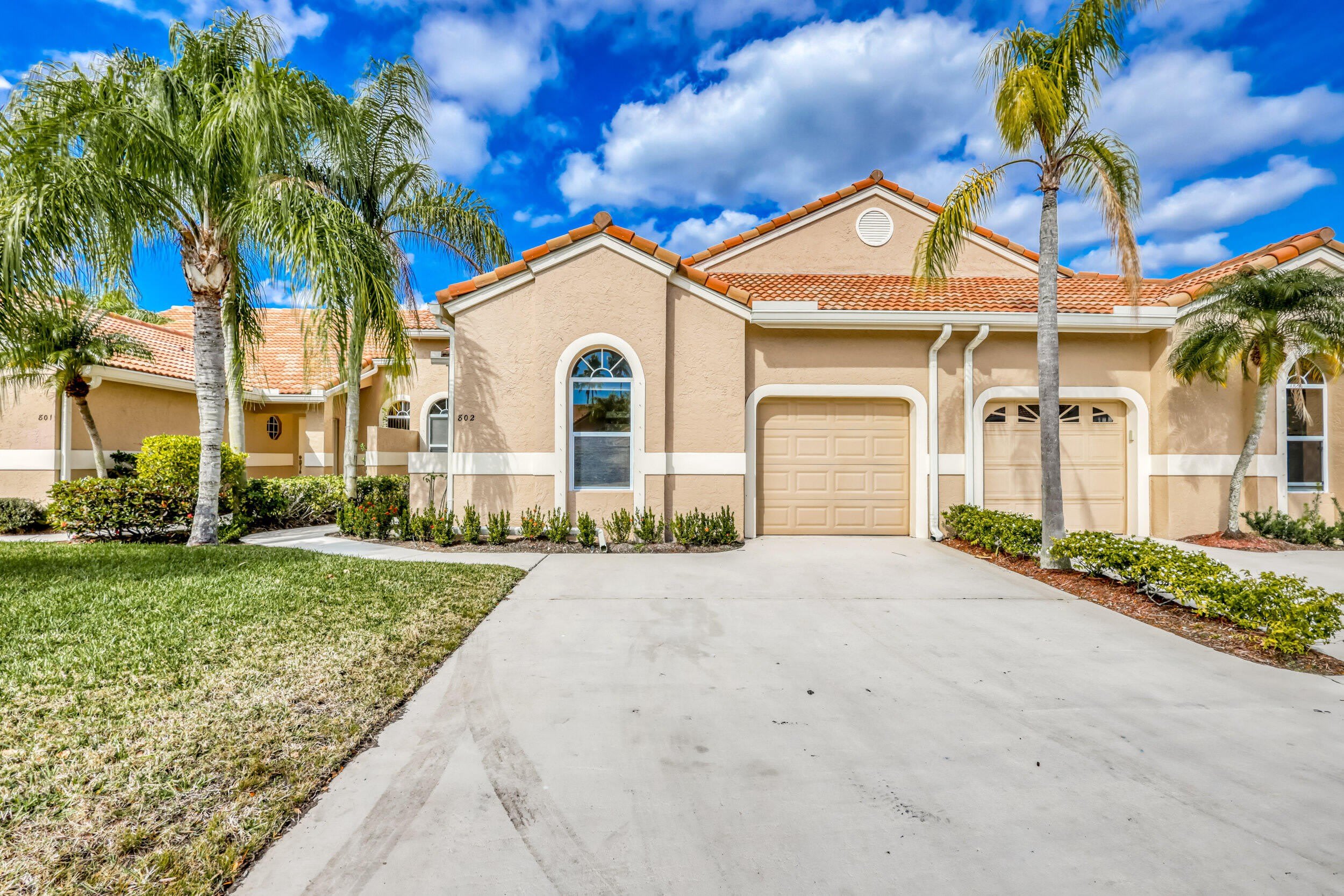 802 Sabal Palm Lane – photo 1