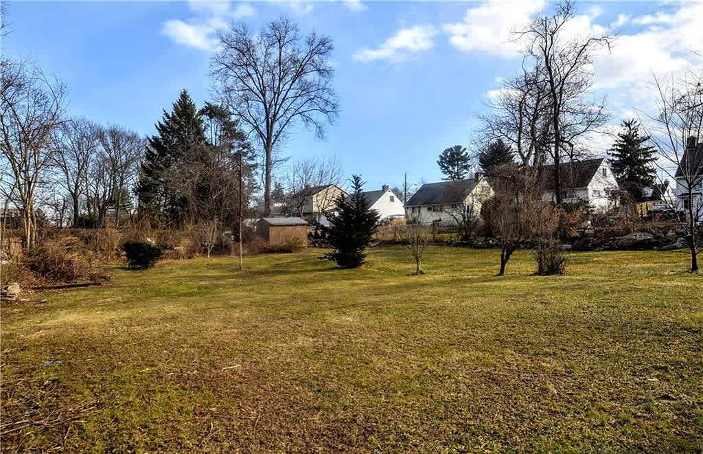 118 Webb Avenue – photo 3